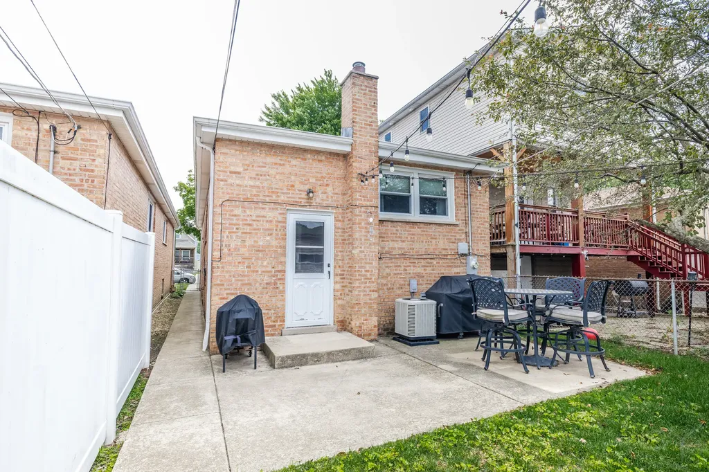 10948 South Albany Avenue Chicago IL 60655