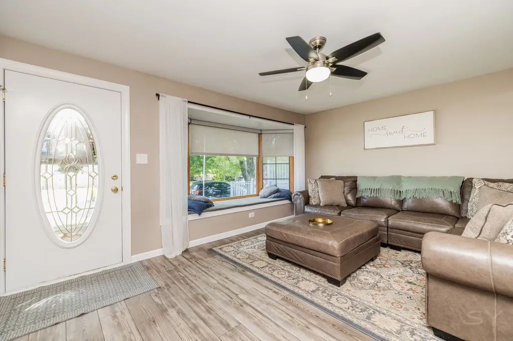 10948 South Albany Avenue Chicago IL 60655