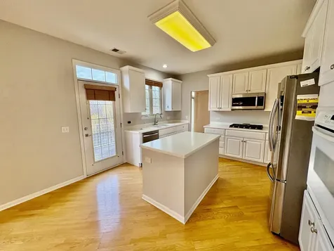 30 Beaconsfield Court Lincolnshire IL 60069