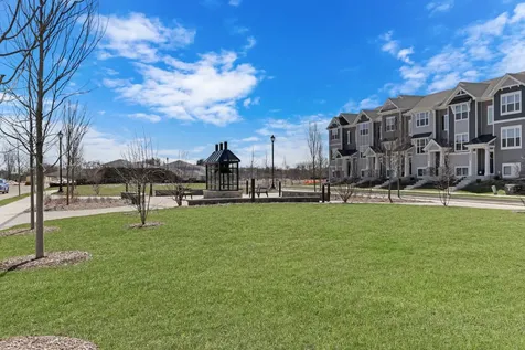 527 Yosemite Way Mundelein IL 60060