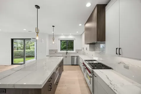 440 Briarhill Road Glenview IL 60025