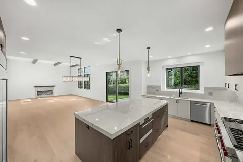 440 Briarhill Road Glenview IL 60025