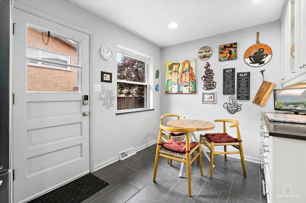 532 North Redfield Court Park Ridge IL 60068