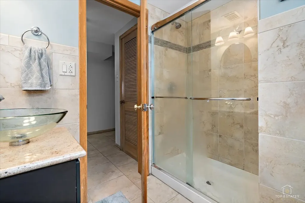 532 North Redfield Court Park Ridge IL 60068