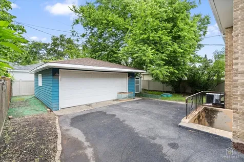 532 North Redfield Court Park Ridge IL 60068