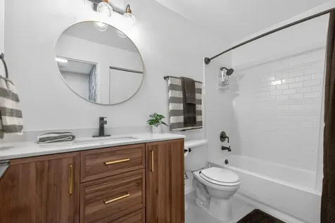 104 Glengarry Drive Bloomingdale IL 60108