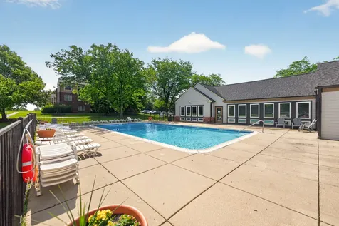 104 Glengarry Drive Bloomingdale IL 60108