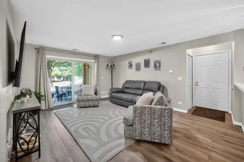 104 Glengarry Drive Bloomingdale IL 60108