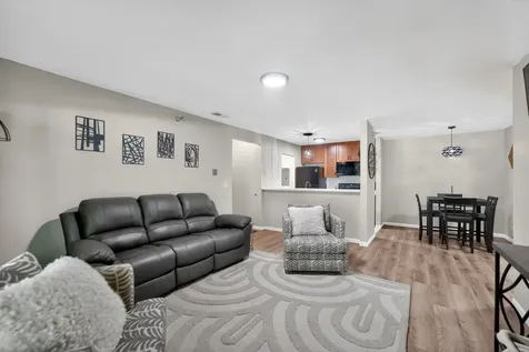 104 Glengarry Drive Bloomingdale IL 60108