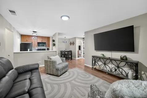 104 Glengarry Drive Bloomingdale IL 60108