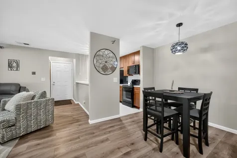 104 Glengarry Drive Bloomingdale IL 60108
