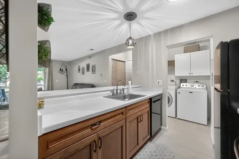 104 Glengarry Drive Bloomingdale IL 60108