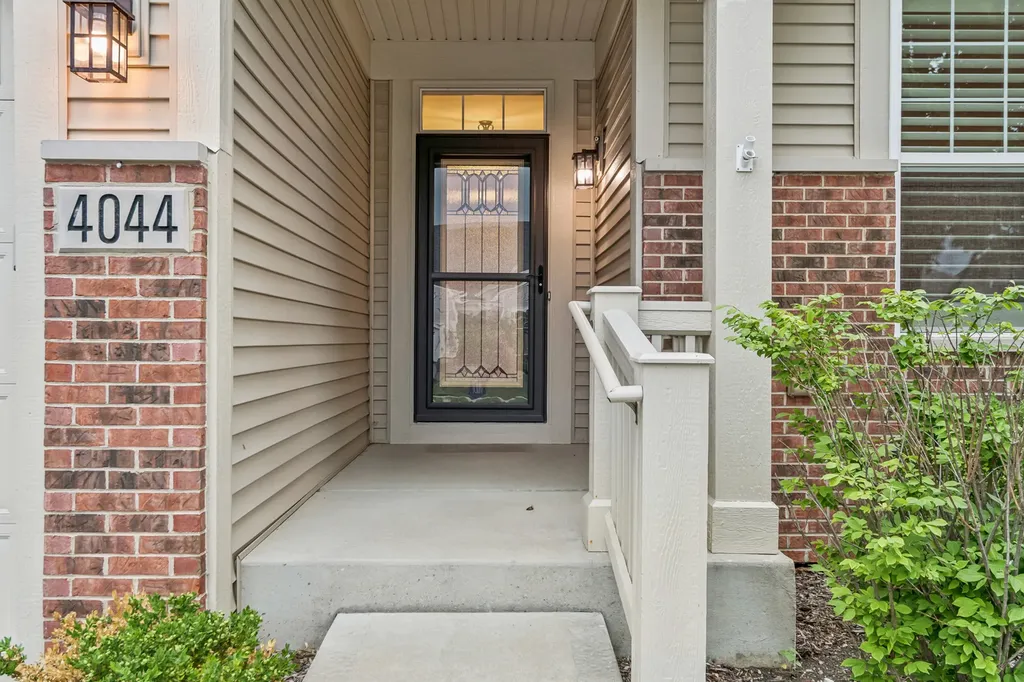 4044 Chesapeake Lane Naperville IL 60564