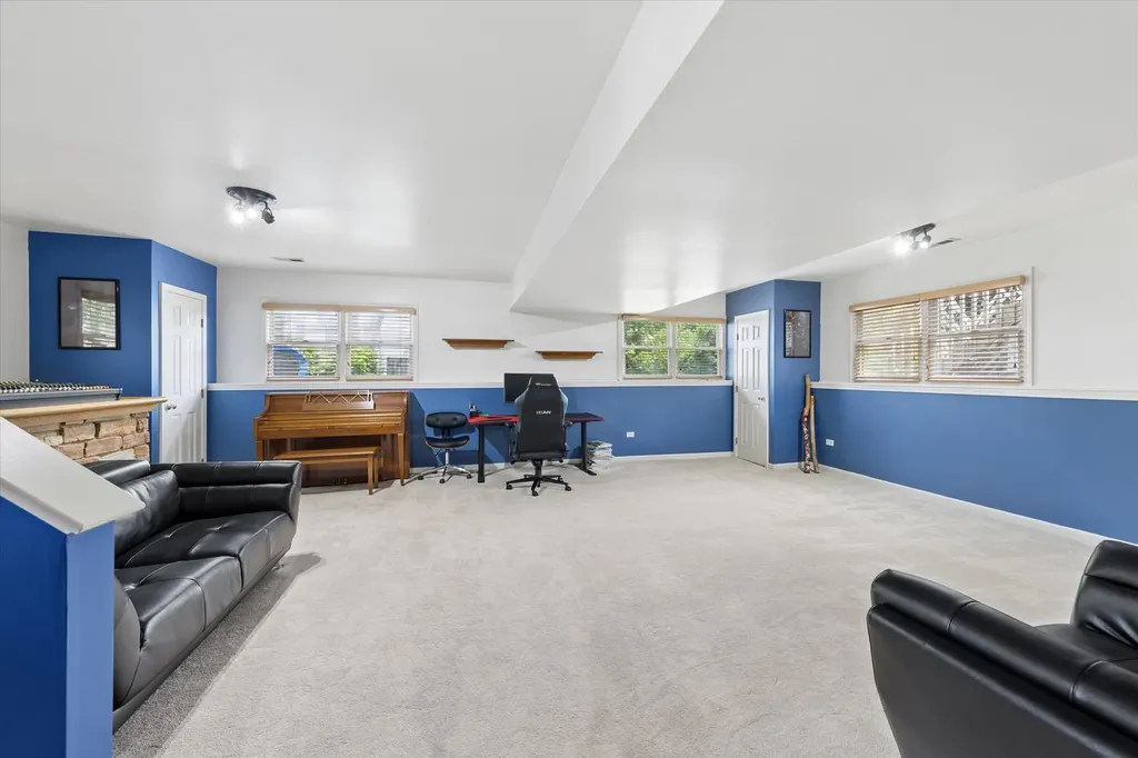 517 North Warwick Avenue Westmont IL 60559