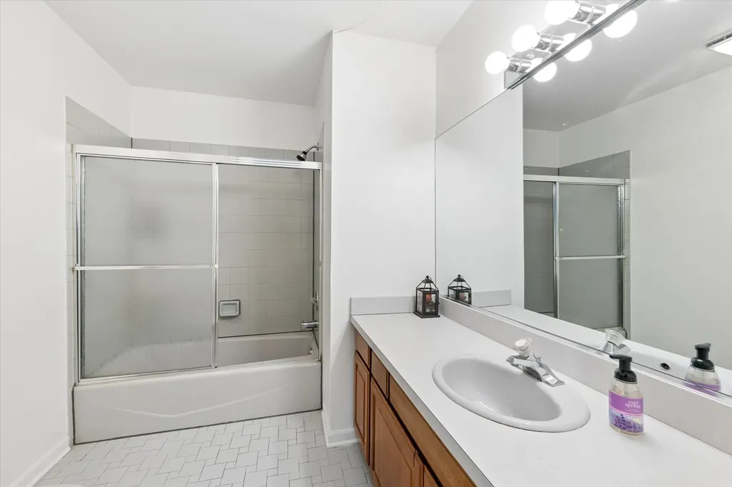 517 North Warwick Avenue Westmont IL 60559