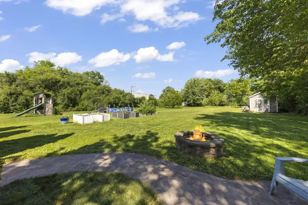 517 North Warwick Avenue Westmont IL 60559