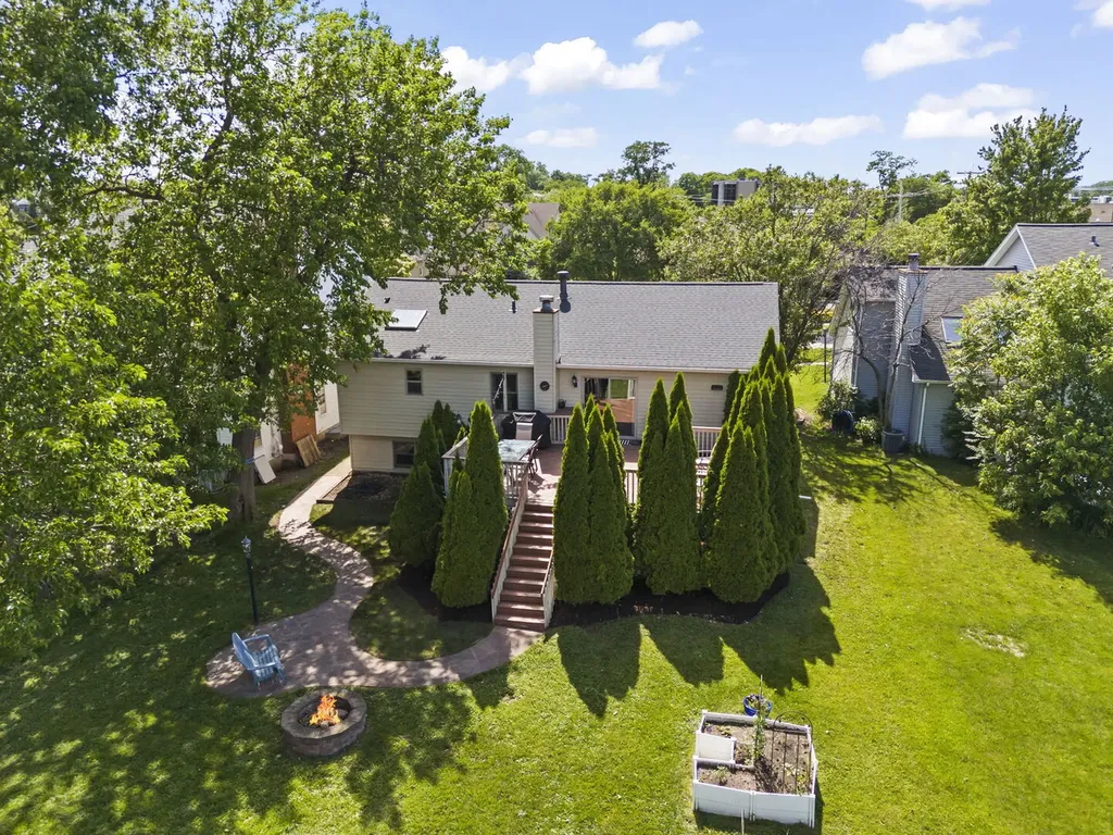 517 North Warwick Avenue Westmont IL 60559