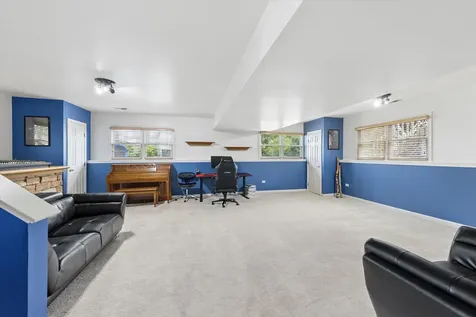 517 North Warwick Avenue Westmont IL 60559