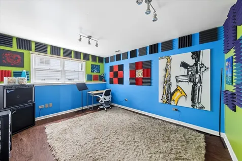 517 North Warwick Avenue Westmont IL 60559