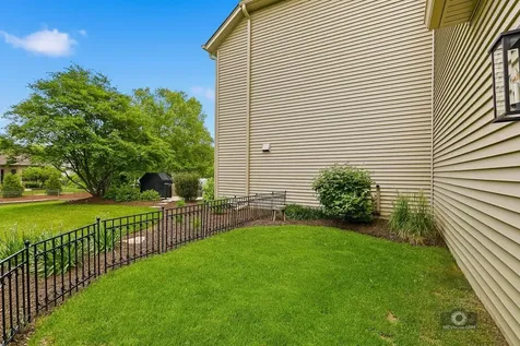 612 Pine Street Sugar Grove IL 60554