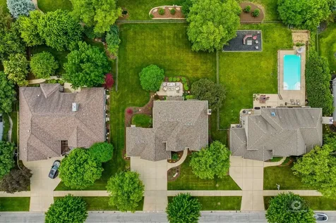 612 Pine Street Sugar Grove IL 60554