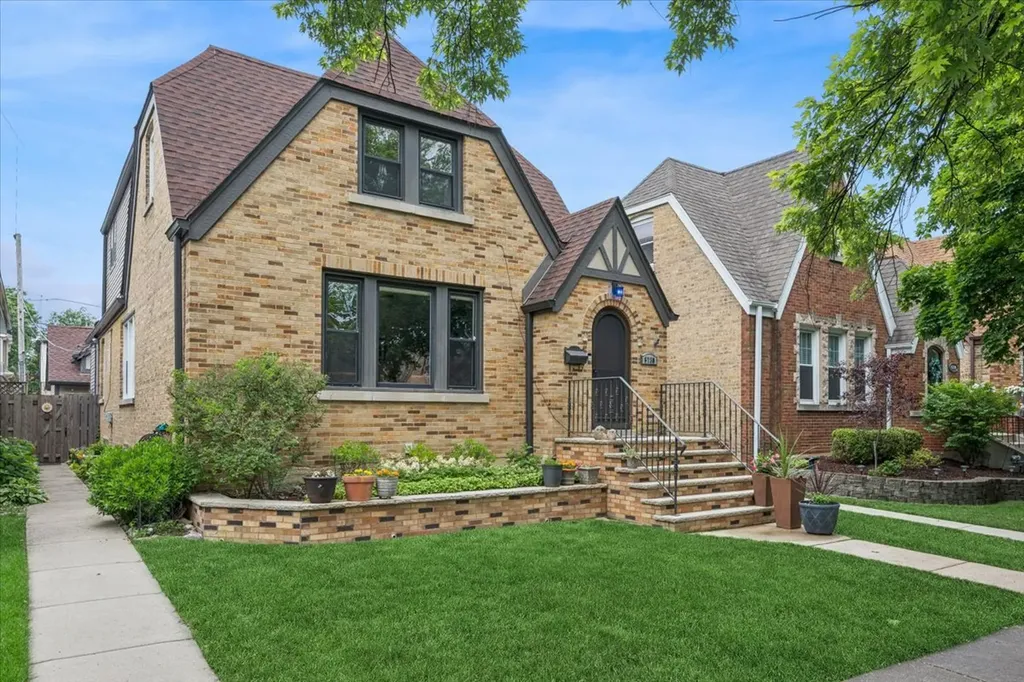 6730 North Octavia Avenue Chicago IL 60631