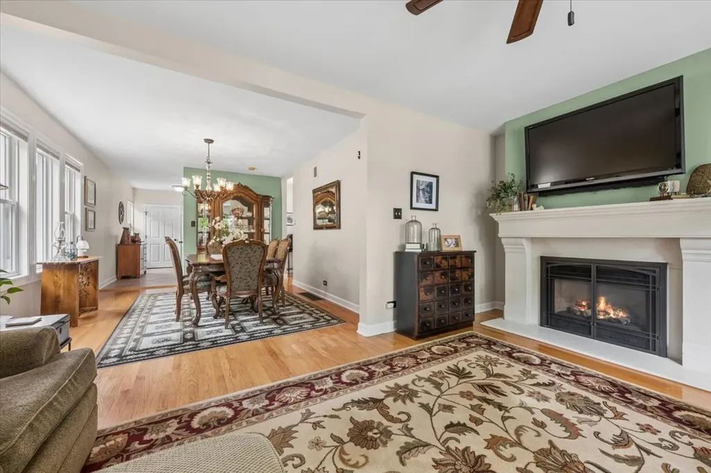 6730 North Octavia Avenue Chicago IL 60631