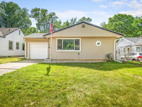 1327 26TH Street Rockford IL 61108