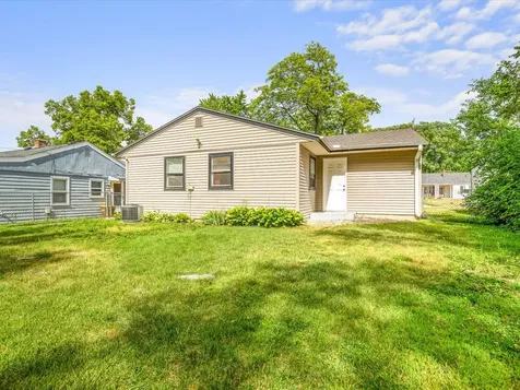 1327 26TH Street Rockford IL 61108