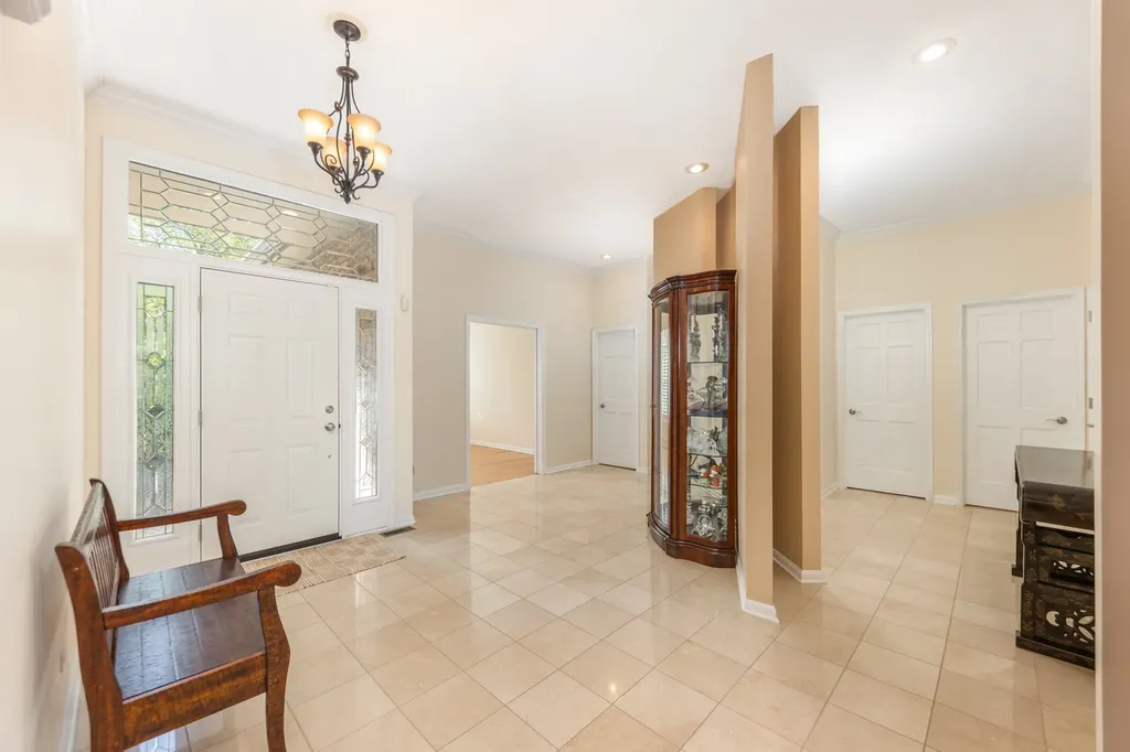1437 Ambleside Circle Naperville IL 60540