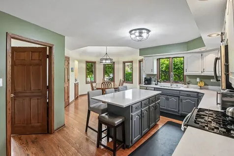 17420 92ND Avenue Tinley Park IL 60487