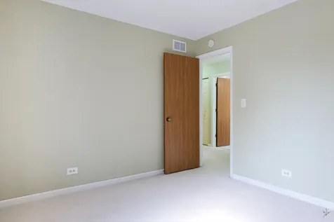 2088 Pennsbury Lane Hanover Park IL 60133
