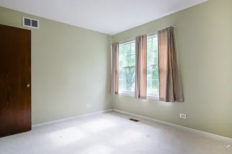 2088 Pennsbury Lane Hanover Park IL 60133