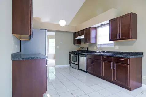 2088 Pennsbury Lane Hanover Park IL 60133