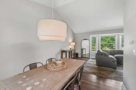 2011 Glenmoor Drive West Dundee IL 60118