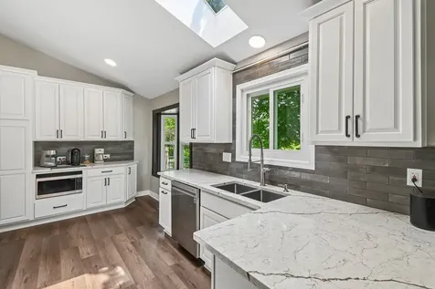 2011 Glenmoor Drive West Dundee IL 60118