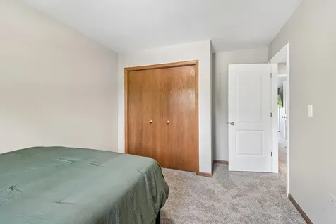 2011 Glenmoor Drive West Dundee IL 60118