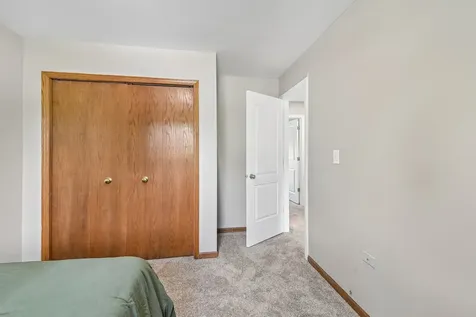 2011 Glenmoor Drive West Dundee IL 60118
