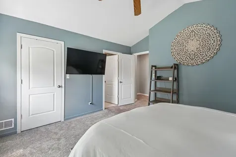 2011 Glenmoor Drive West Dundee IL 60118