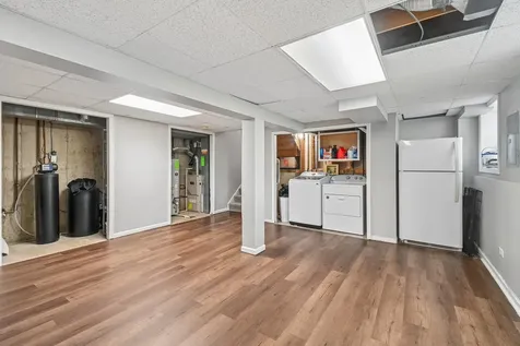 2011 Glenmoor Drive West Dundee IL 60118