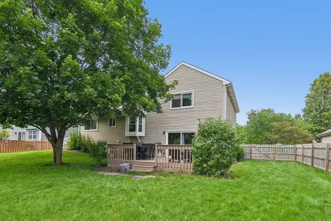 2011 Glenmoor Drive West Dundee IL 60118