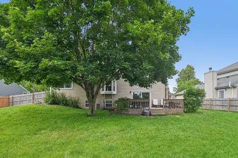 2011 Glenmoor Drive West Dundee IL 60118