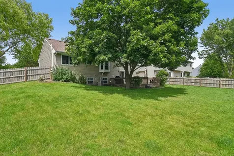 2011 Glenmoor Drive West Dundee IL 60118