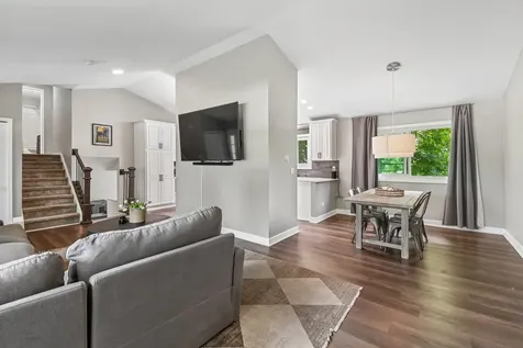 2011 Glenmoor Drive West Dundee IL 60118