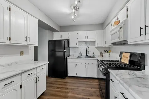 10704 Kilpatrick Avenue Oak Lawn IL 60453
