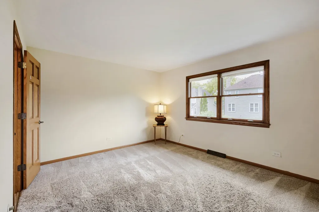 706 Huntington Lane Schaumburg IL 60193
