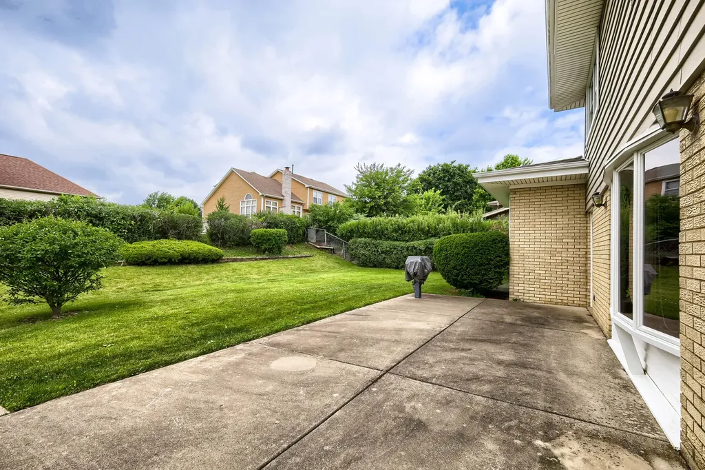 706 Huntington Lane Schaumburg IL 60193