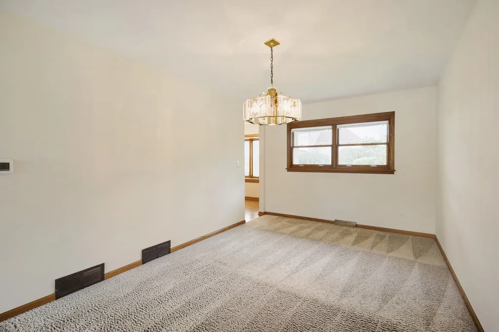 706 Huntington Lane Schaumburg IL 60193