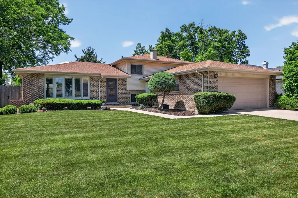 6716 Trenton Lane Darien IL 60561