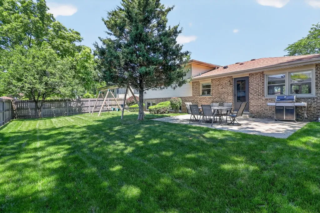 6716 Trenton Lane Darien IL 60561